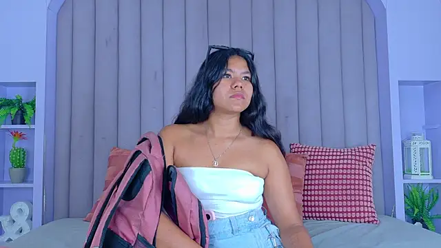 AhslyEvans   online show from June 25, 11:32 pm