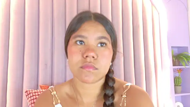 AhslyEvans   online show from June 1, 7:35 pm