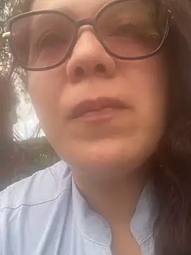 Snapshot of Alaialuxe chatting on April 8, 6:31 pm Alaialuxe online show from April 8, 6:31 pm