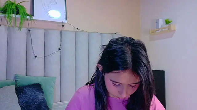 StarrMoon   online show from June 19, 2:50 am