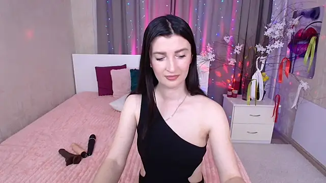 Snapshot of EvelinCuper_ chatting on June 17, 5:29 am EvelinCuper online show from June 17, 5:29 am