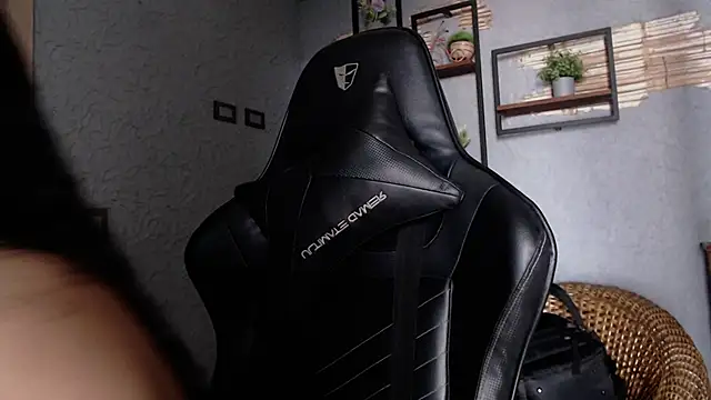 Snapshot of YourFeetFantasy chatting on March 27, 7:04 pm YourFeetFantasy online show from March 27, 7:04 pm