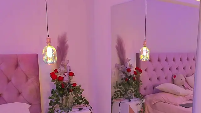 SofiaBloomm online show from May 5, 8:01 pm