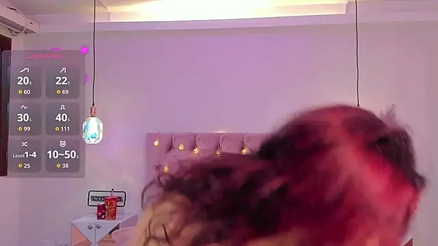 Snapshot of SofiaBloomm chatting on May 31, 10:10 pm SofiaBloomm online show from May 31, 10:10 pm