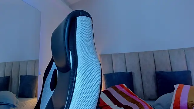 Laurenngrey online show from May 7, 8:56 pm
