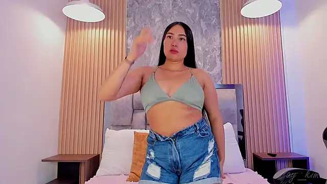 Sulay Kim online show from April 15, 7:58 pm