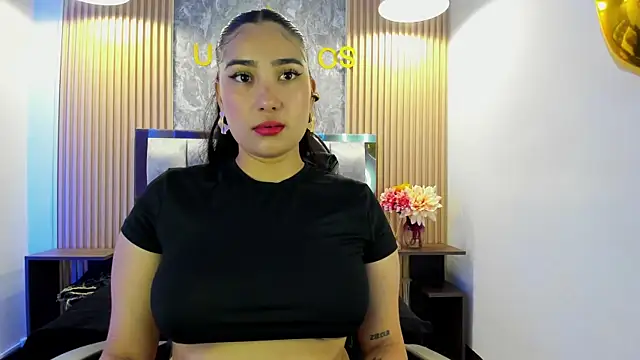 Sulay Kim online show from May 31, 7:25 pm