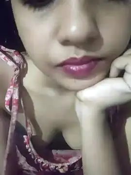 ALIZA FENDY online show from August 2, 7:33 pm
