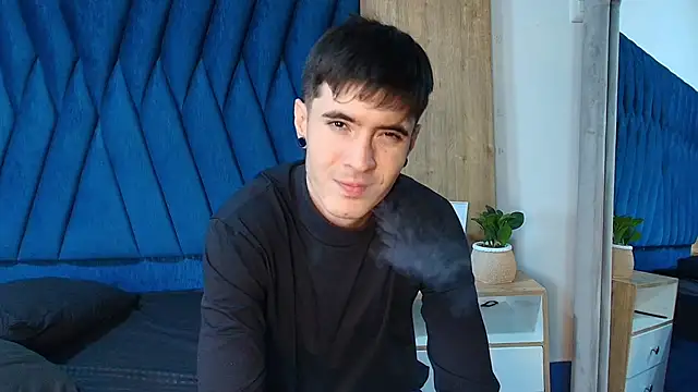 Snapshot of lio____ chatting on April 30, 3:46 am lio online show from April 30, 3:46 am