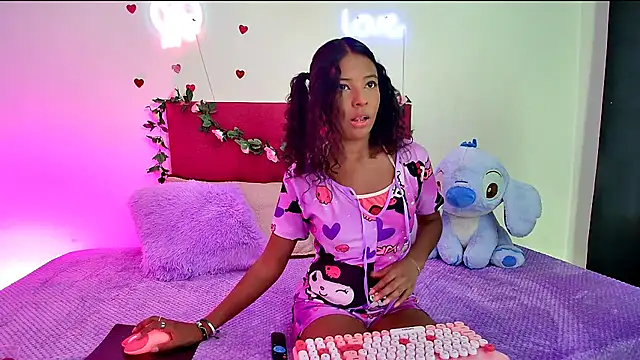 Ellie Cute7 online show from June 1, 7:35 pm