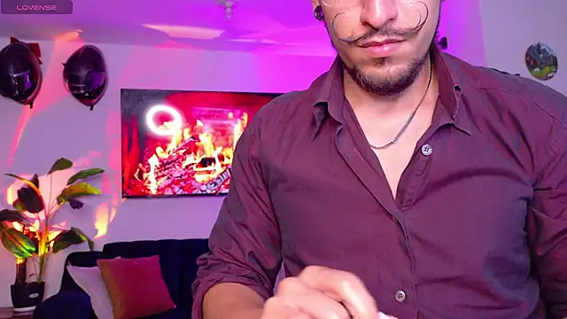 Snapshot of Sir_wllliam chatting on March 28, 12:44 am Sir wllliam online show from March 28, 12:44 am
