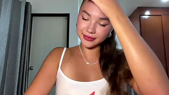 kamila 18 french online show from April 2, 2:13 pm