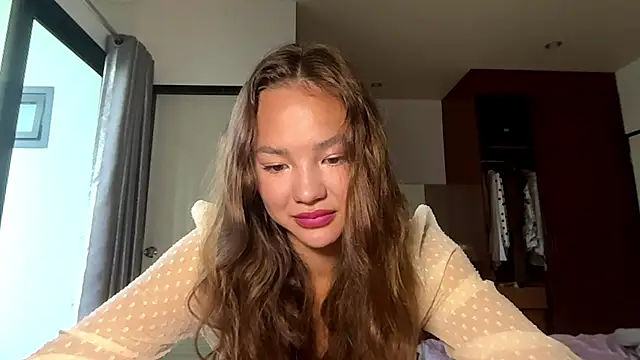 kamila 18 french online show from April 7, 2:13 am