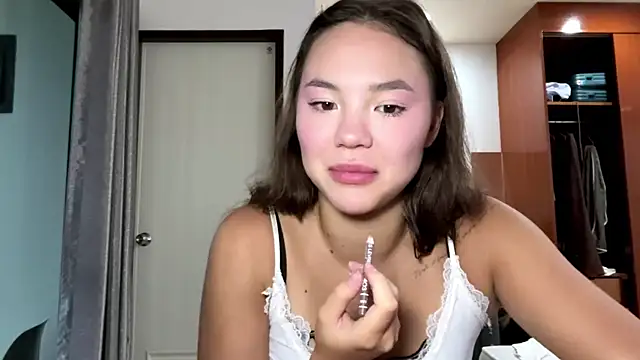 kamila 18 french online show from May 20, 2:19 am