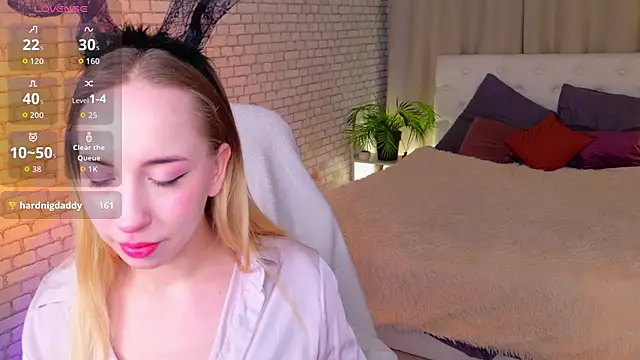ShadowSparkle online show from April 17, 10:01 pm