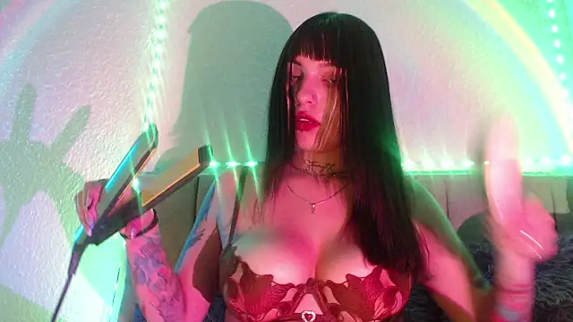 Val Time online show from May 28, 6:25 pm