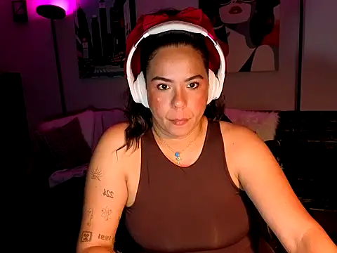 HannaJonns online show from March 28, 6:14 am
