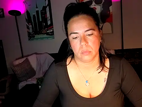 HannaJonns online show from May 1, 12:43 pm