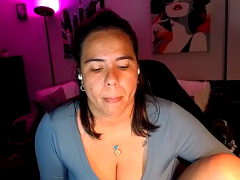 HannaJonns online show from April 13, 2:48 am