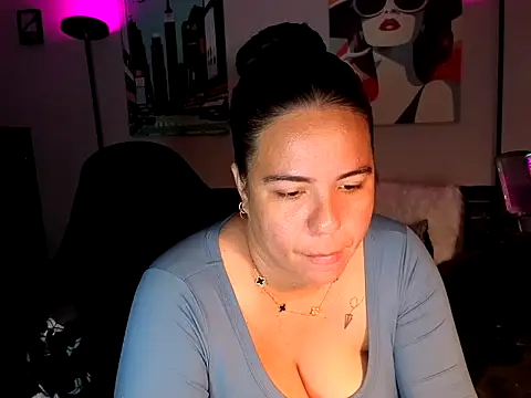 HannaJonns online show from May 28, 4:42 am
