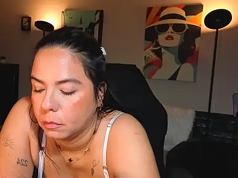 HannaJonns online show from June 26, 8:42 am