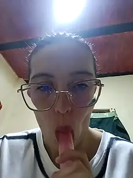 Snapshot of Greta_silber26 chatting on April 29, 8:15 pm Greta silber26 online show from April 29, 8:15 pm
