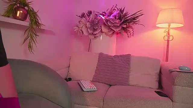 Mia patrick1 online show from April 13, 11:36 am
