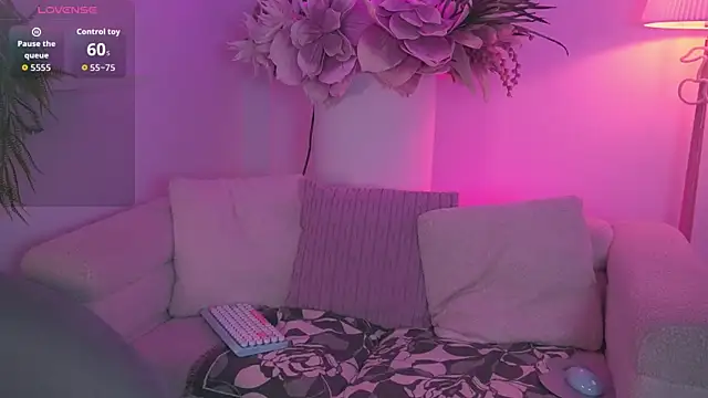 Mia patrick1 online show from April 17, 11:46 am