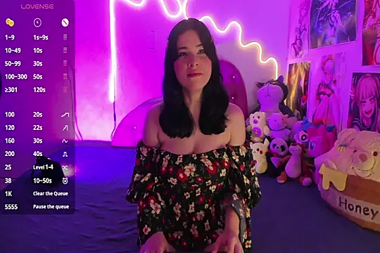 corina  pink online show from June 5, 5:23 am