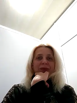 MiaLove183 online show from April 15, 1:15 pm