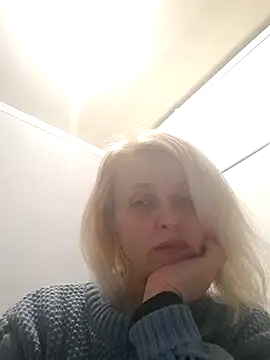 MiaLove183 online show from March 29, 9:22 am