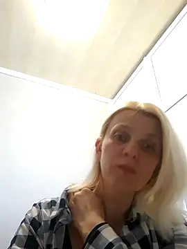 MiaLove183 online show from May 5, 1:47 pm