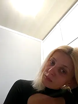 MiaLove183 online show from May 21, 1:41 pm