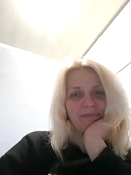 MiaLove183 online show from April 2, 1:40 pm