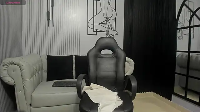 Snapshot of your_sissytrans chatting on May 29, 12:38 am your sissytrans online show from May 29, 12:38 am