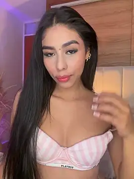 Rossie Blooms online show from June 11, 2:53 am