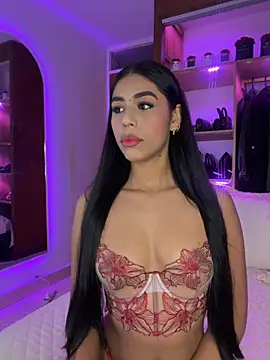 Rossie Blooms online show from May 9, 9:51 pm