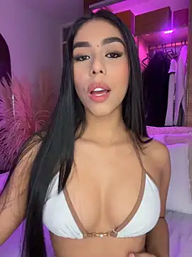 Rossie Blooms online show from April 20, 10:11 pm