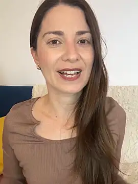 natashakinski online show from April 20, 6:42 pm