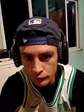 Snapshot of fransixxx chatting on March 27, 1:58 am fransixxx online show from March 27, 1:58 am
