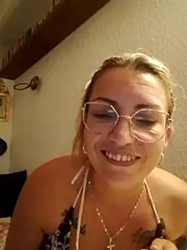 Snapshot of pamela661 chatting on July 15, 1:01 am pamela661 online show from July 15, 1:01 am