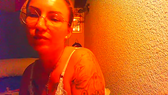 Snapshot of pamela661 chatting on July 16, 11:46 pm pamela661 online show from July 16, 11:46 pm