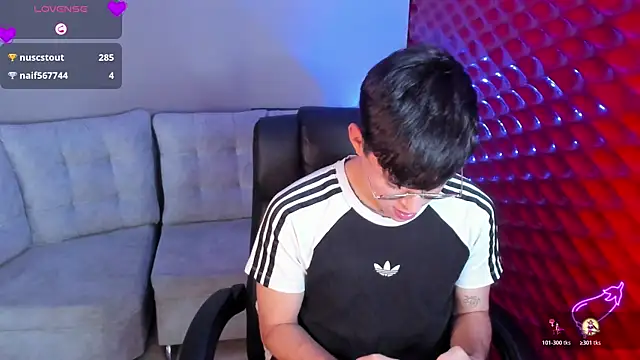 Tom Parker  online show from June 14, 3:41 am
