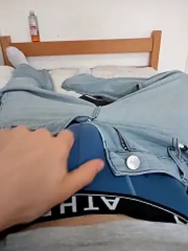 Snapshot of Fun_yacine chatting on March 21, 11:58 am Fun yacine online show from March 21, 11:58 am