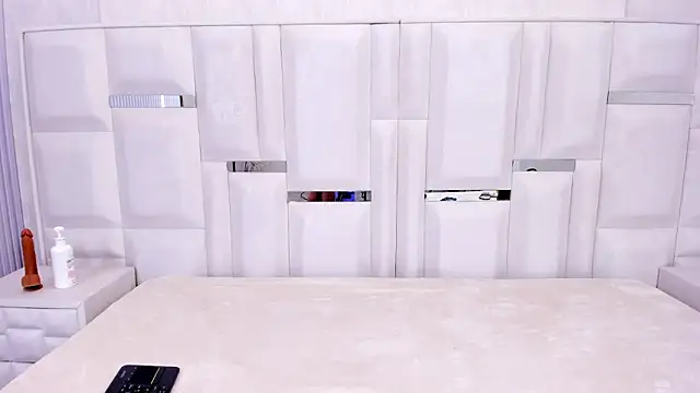 breenda01 online show from April 14, 3:55 am