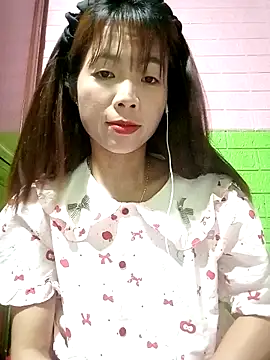 AmyLinee01 online show from April 30, 5:42 pm