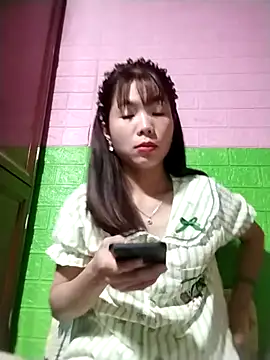 Snapshot of AmyLinee01 chatting on May 21, 5:16 am AmyLinee01 online show from May 21, 5:16 am