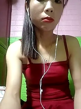 AmyLinee01 online show from April 24, 5:20 am