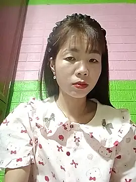 Snapshot of AmyLinee01 chatting on May 31, 5:35 am AmyLinee01 online show from May 31, 5:35 am