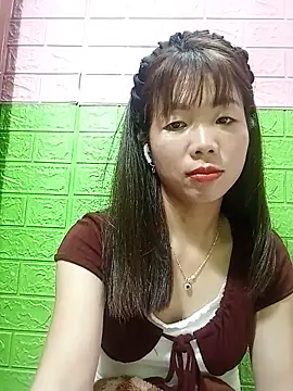 Snapshot of AmyLinee01 chatting on June 20, 8:25 pm AmyLinee01 online show from June 20, 8:25 pm